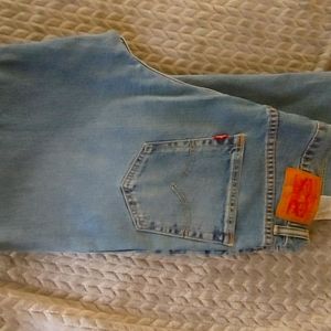 Levi's  550